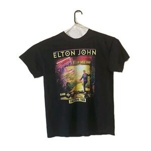 ELTON JOHN  T-Shirt Yellow Brick Road Farewell Tour 2022 Black – Men's Large